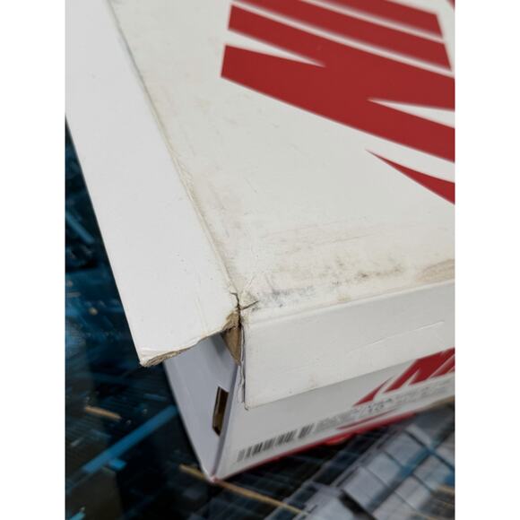 Nike Air Jordan 1 Retro High OG Chicago White Red Black Size 10 555088-161 - Picture 11 of 11